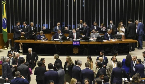 Congresso decide sobre 34 vetos e prepara instalação da CPMI do INSS