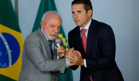 Irritado com post sobre IOF, governo cancelou reunião de Lula com Motta