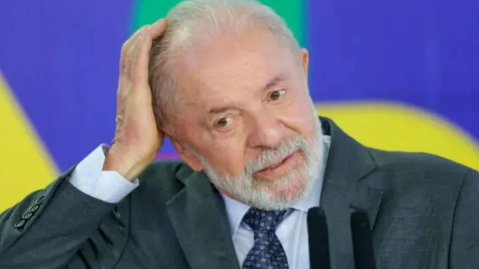 Lula defende aumento do IOF e fala em resistir à pressão