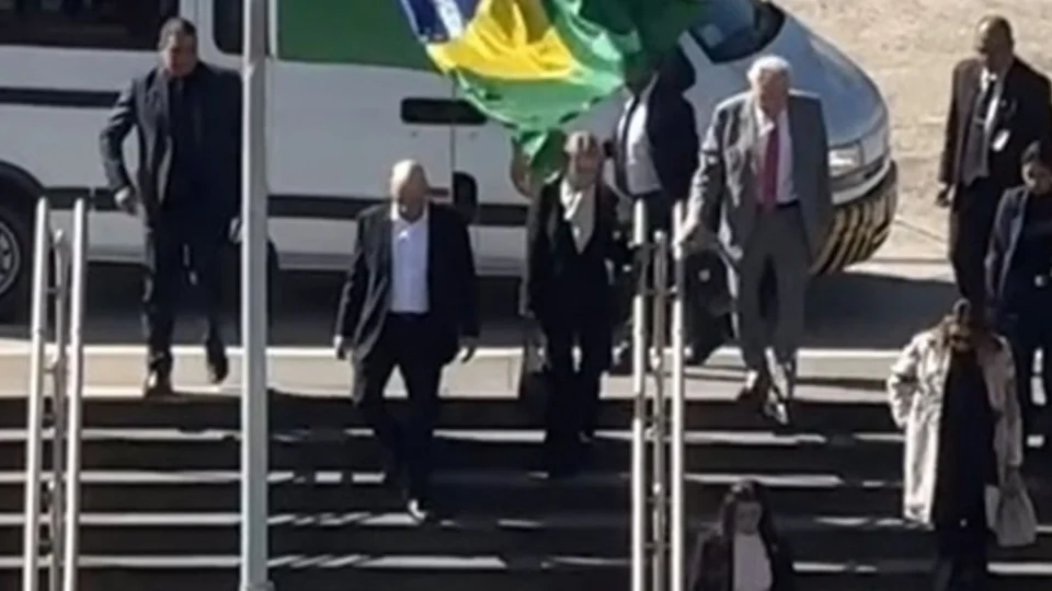 Janja e Moraes viajam juntos a São Paulo em voo da FAB