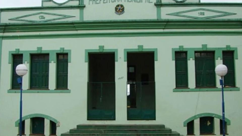 TCE-AM notifica Prefeitura de Manacapuru por falhas em pregão para contratação de médicos