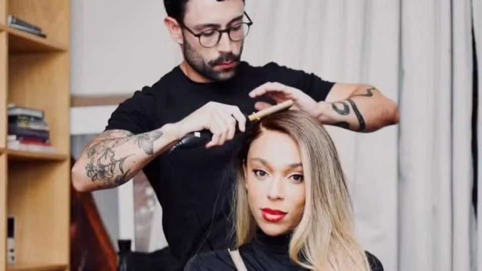 Erika Hilton contrata dois maquiadores para sua assessoria na Câmara