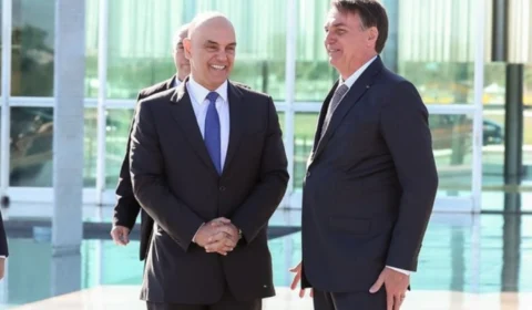 Moraes dá 24 horas para Bolsonaro explicar uso de redes sociais