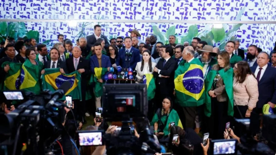 PL e partidos aliados vão priorizar anistia a acusados do 8 de janeiro após recesso parlamentar