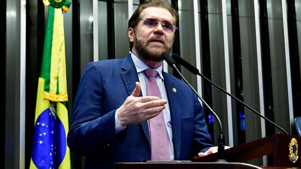 Plínio Valério defende impeachment de Moraes e diz que omissão do Senado gerou crise institucional