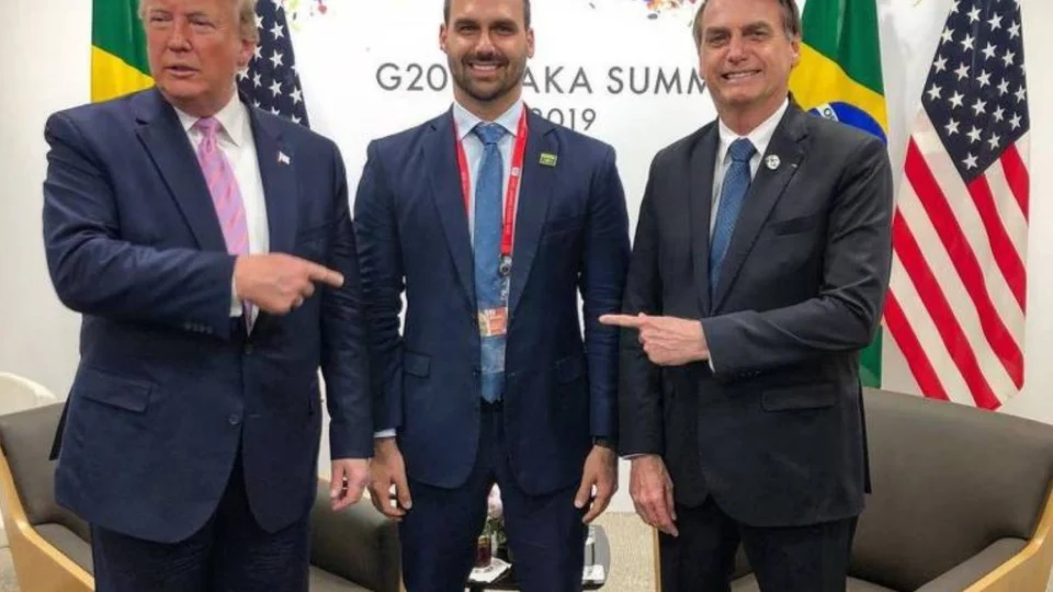 Eduardo Bolsonaro critica comitiva com ida ao EUA: ‘Adiam os problemas reais’