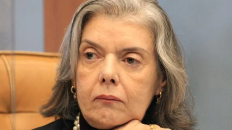 Entenda o pedido de impeachment da ministra Carmem Lúcia, do STF