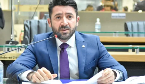 MPE investiga deputado Carlinhos Bessa por suposto descumprimento de norma do TSE