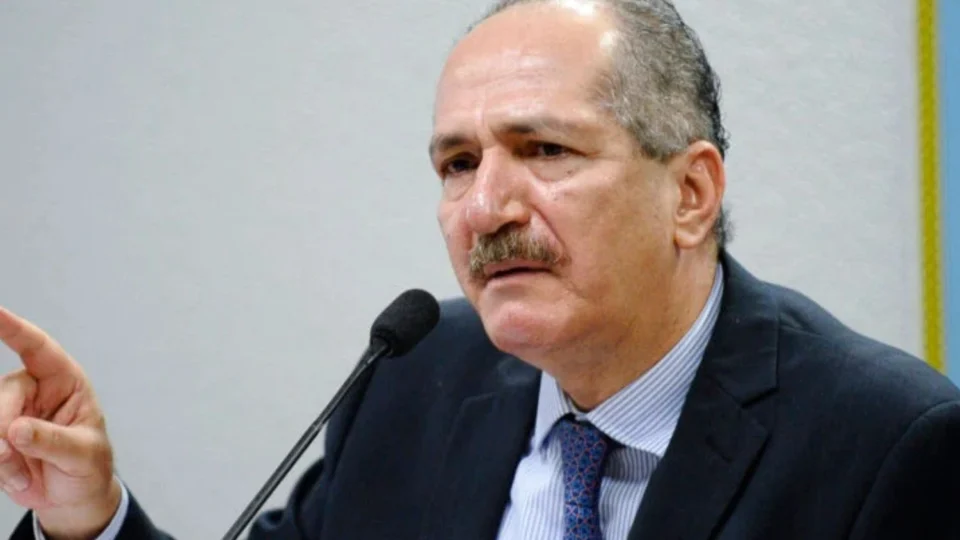 Aldo Rebelo critica política ambiental e abandono do Acre por Marina Silva