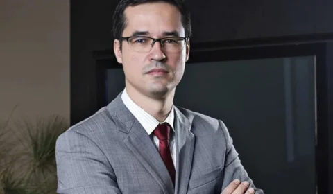 Justiça condena Deltan Dallagnol a indenizar Lula por PowerPoint que expôs esquema de corrupção