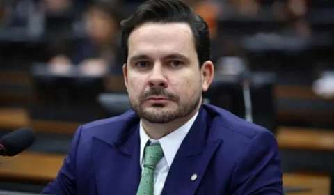 Capitão Alberto Neto critica Lula e alerta: “Brasil não pode seguir rumo da Venezuela”