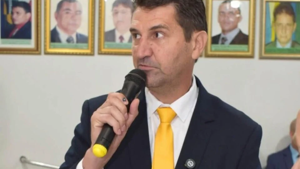 Prefeitura de Apuí vai gastar quase R$ 500 mil com artistas na Expoap 2025 sem licitação