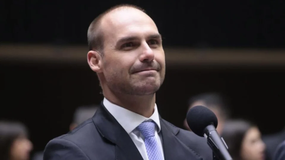 Eduardo Bolsonaro volta a pedir punição de Trump para Moraes