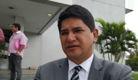 Ex-prefeito de Parintins é condenado a pagar indenização por danos morais à Maria do Carmo