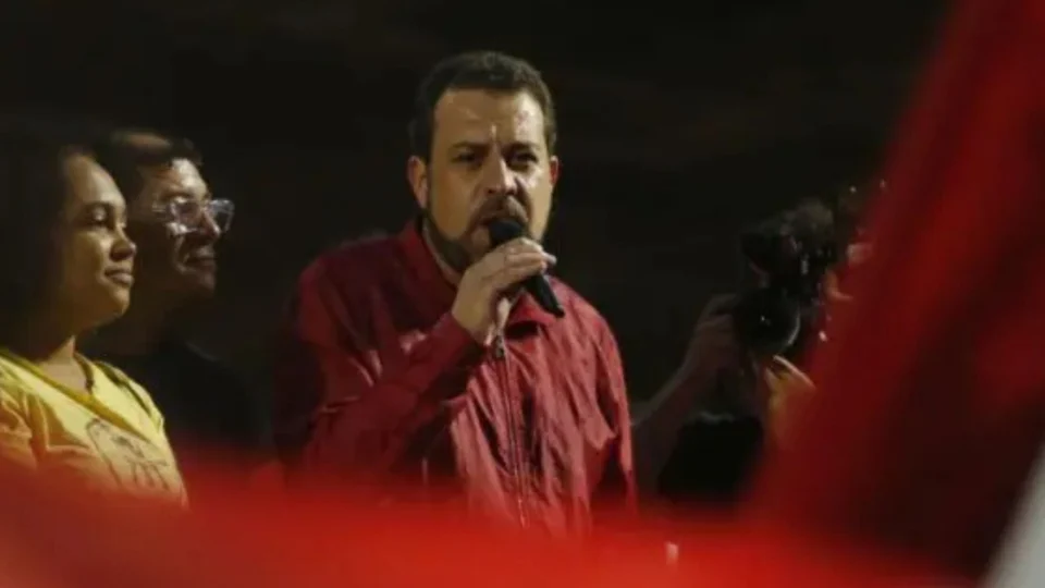 Esquerda comemora operação contra Bolsonaro e diz que tornozeleira era necessária