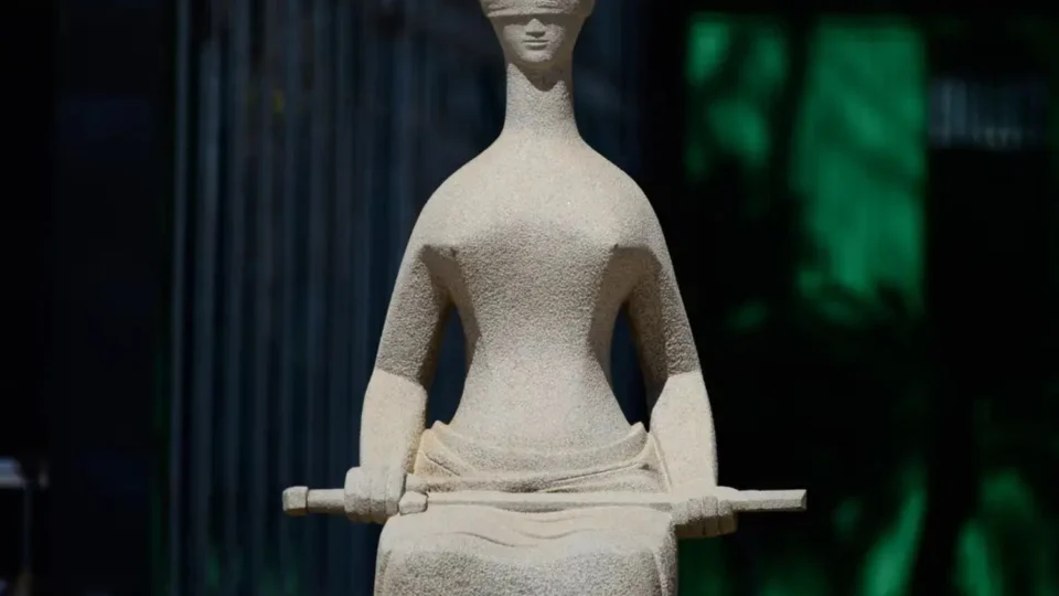 Supersalários no Judiciário crescem 49,3% em 2024, mostra estudo