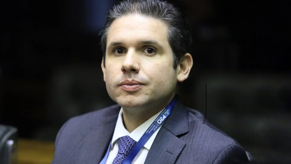 Discurso de ódio toma conta das redes sociais contra Hugo Motta após polêmica no Congresso