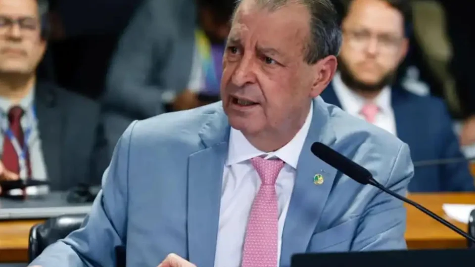 Omar Aziz critica decisão judicial que mantém suspensão da manutenção da BR-319