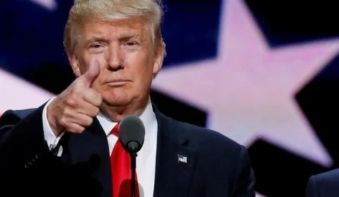 Trump anuncia tarifa de 50% contra o Brasil e cita processo de Bolsonaro no STF