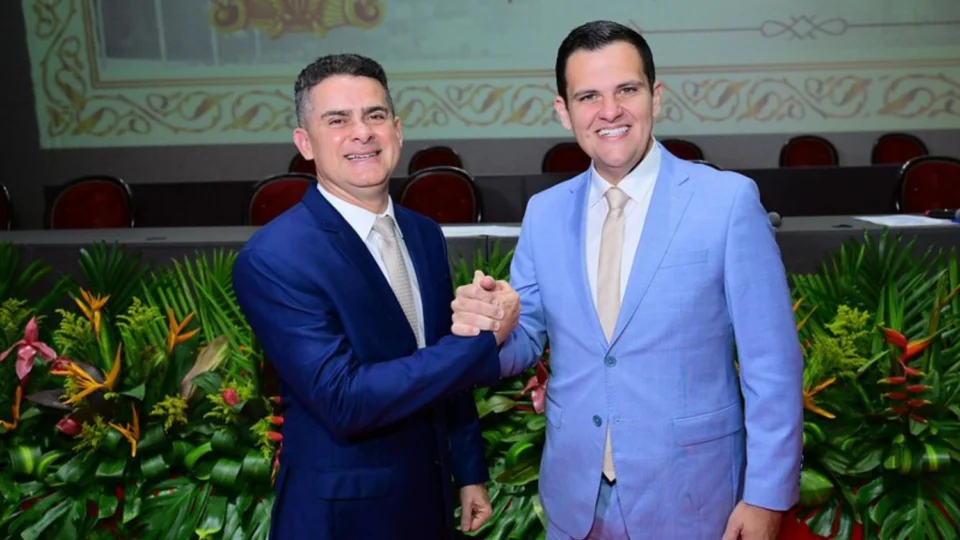 David Almeida entra em recesso por 10 dias e vice Renato Junior assume Prefeitura de Manaus