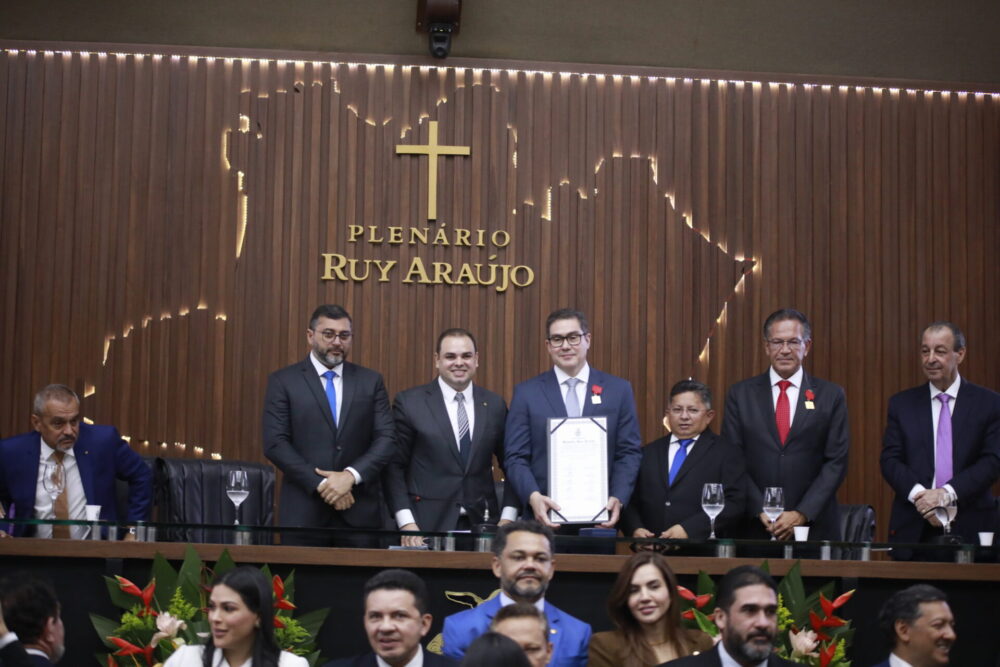 Aleam entrega Medalha Ruy Araújo a Mauro Campbell e Lizandro Garcia