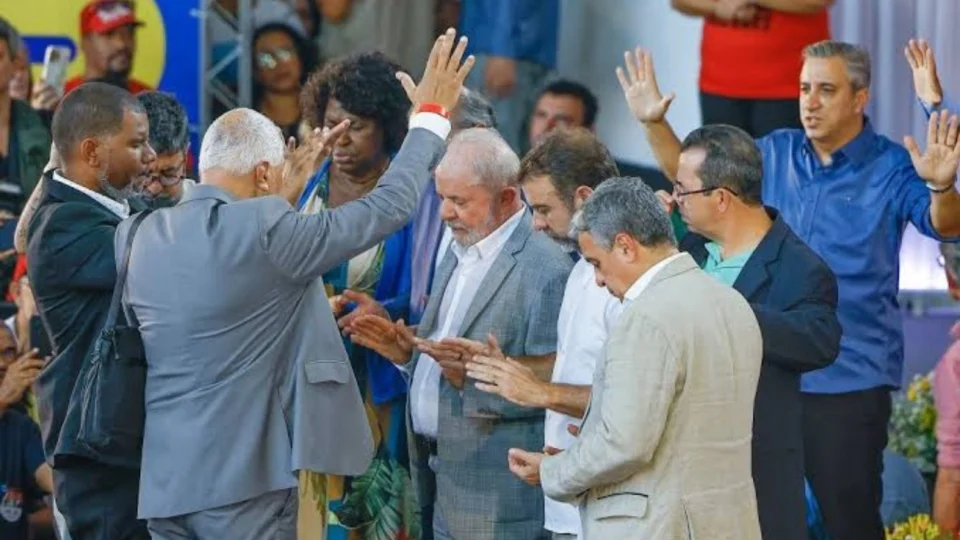 Maioria dos evangélicos reprova governo Lula, diz pesquisa