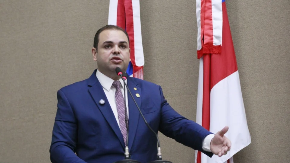 “Nossa meta é começar 2026 com os novos servidores”, diz Roberto Cidade sobre concurso da Aleam