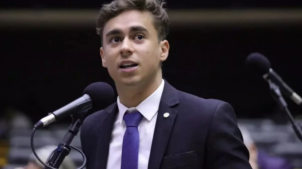 Nikolas Ferreira pede ao STF autorização para visitar Bolsonaro em prisão domiciliar