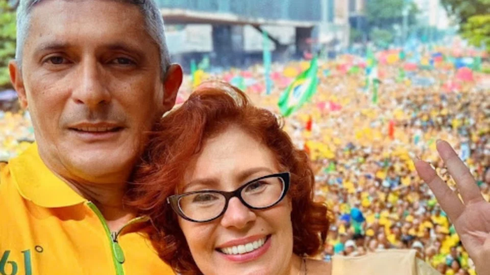 Marido de Carla Zambelli permanece em Israel após bloqueio de contas por ordem do STF