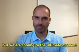 “É como tentar revogar a lei da gravidade”, diz Eduardo Bolsonaro sobre decisão de Flávio Dino