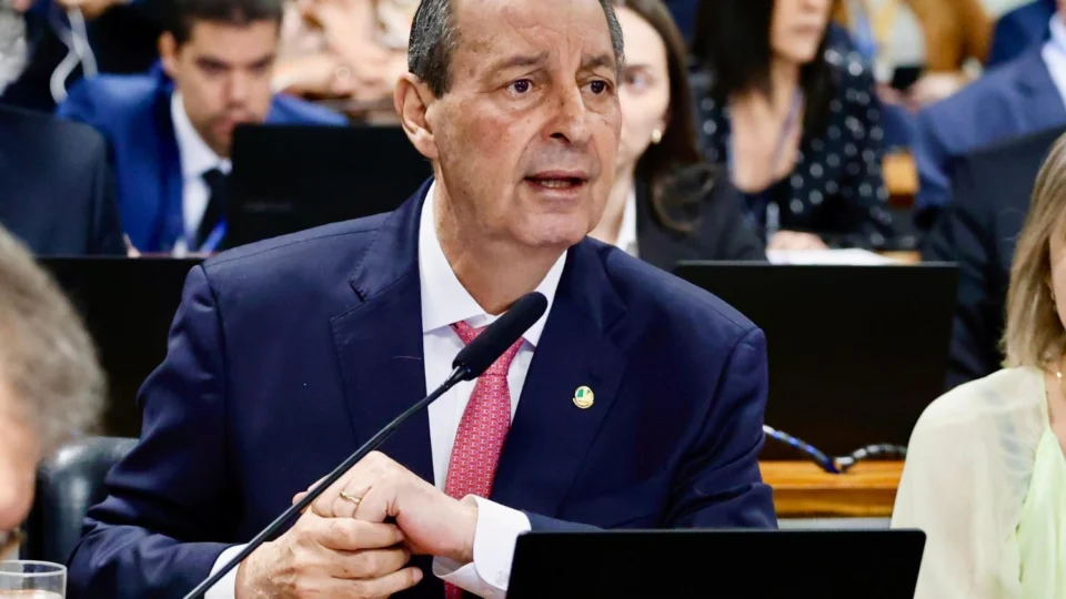 Omar Aziz critica atuação contra o Brasil e cobra rapidez para derrubar vetos que afetam a BR-319