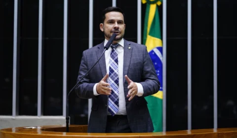 Capitão Alberto Neto acusa STF de “querer falir a nação para proteger Moraes”