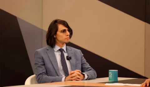 Amom processa Meta após restrições por denunciar exploração sexual infantil