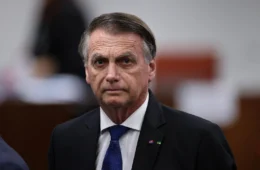 Defesa de Bolsonaro nega descumprimento de medidas e rebate acusação de tentativa de fuga