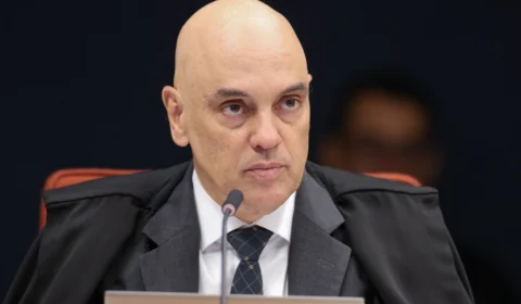 Moraes autoriza visitas médicas a Bolsonaro e exige aviso à Justiça em caso de internação urgente