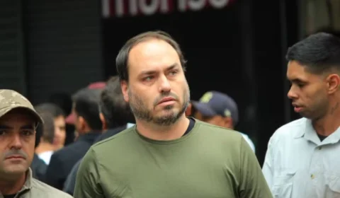 “Alexandre de Moraes está decidido a matar Jair Bolsonaro”, acusa Carlos Bolsonaro