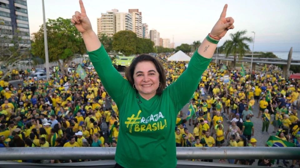 Ato do movimento ‘Reaja, Brasil’ reúne milhares em Manaus com apoio de lideranças do PL