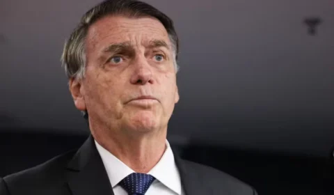 Bolsonaro reage com abatimento após condenação e pode passar por procedimentos médicos