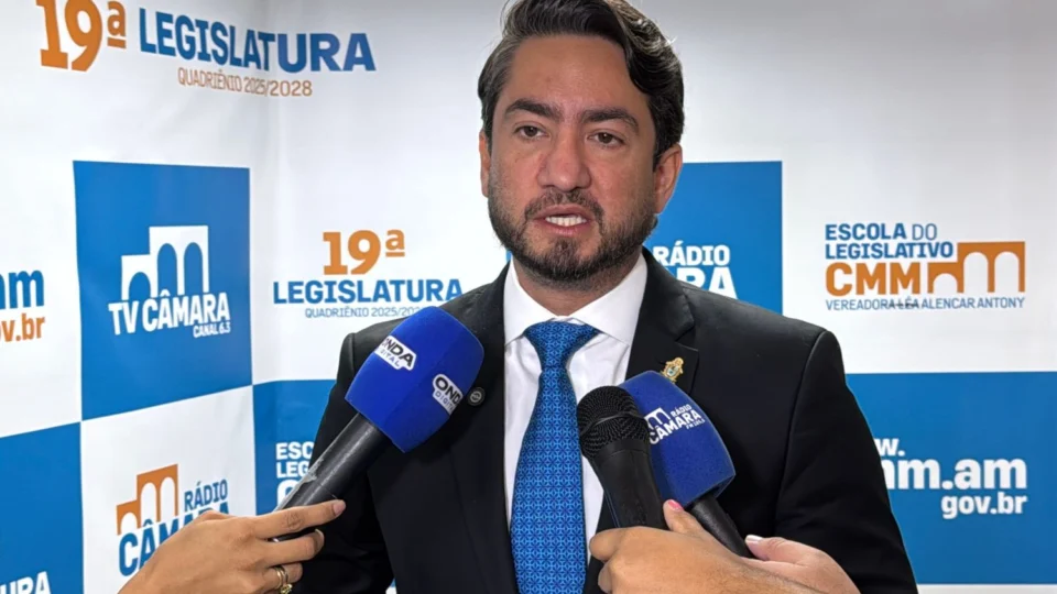 Diego Afonso defende projeto que impede condenados de assumirem cargos e benefícios em Manaus