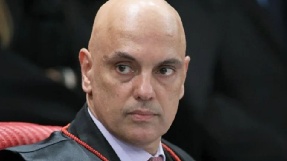 PGR denuncia ex-prefeito que sugeriu Moraes na guilhotina