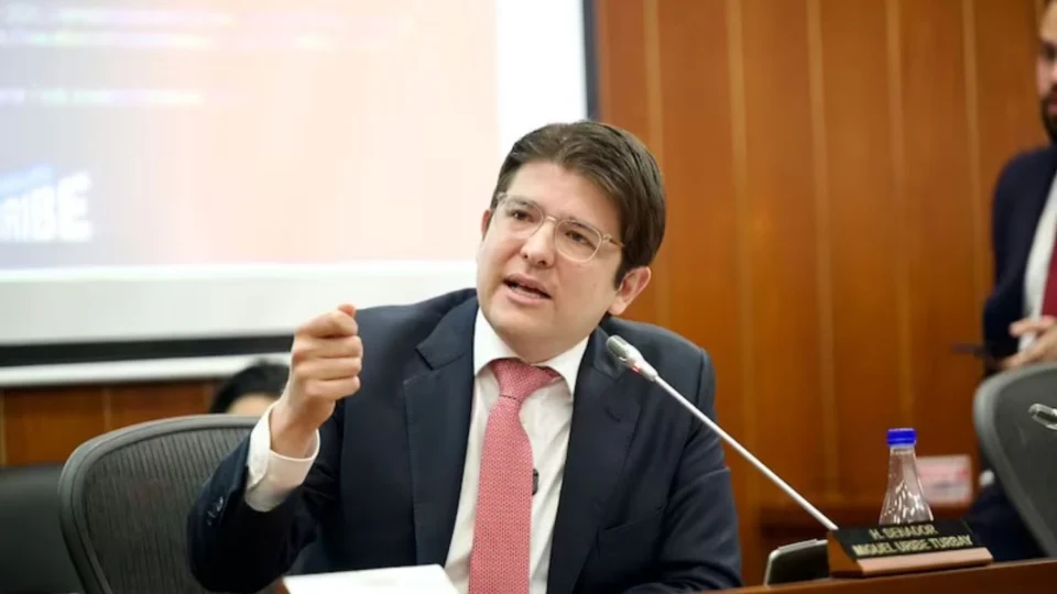 Após 2 meses de atentado, senador colombiano e pré-candidato Miguel Uribe Turbay morre