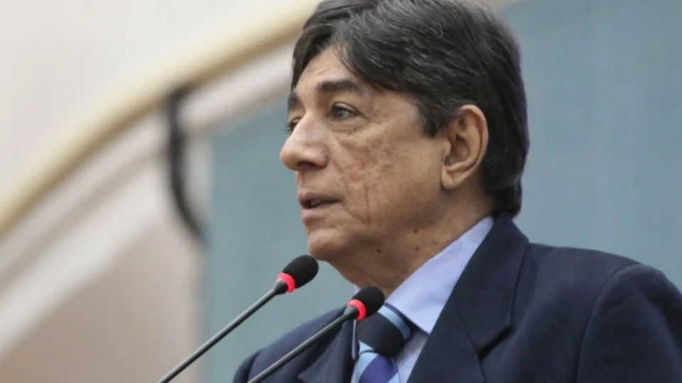 Ex-deputado Mário Frota diz que se enganou com a democracia e critica prisão de Silveira