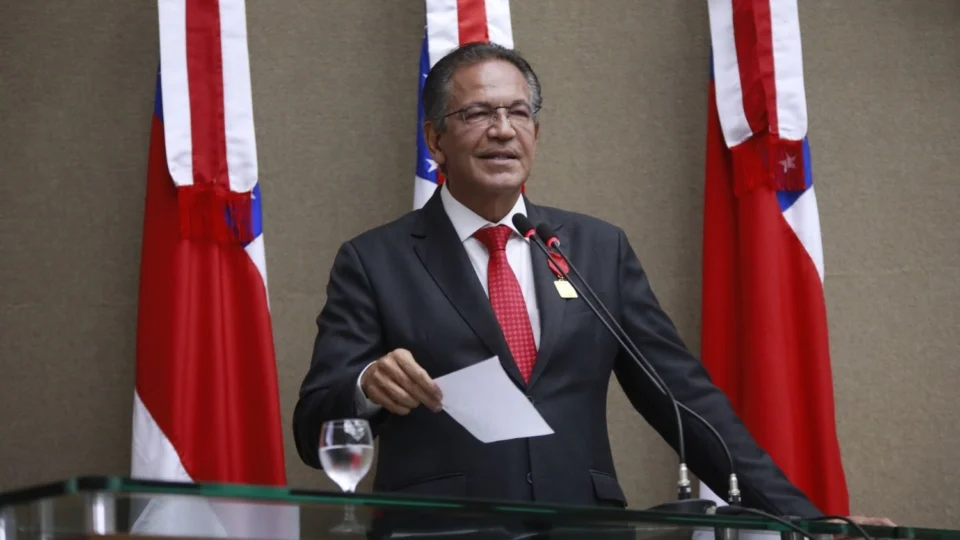 Aleam entrega Medalha Ruy Araújo a Mauro Campbell e Lizandro Garcia