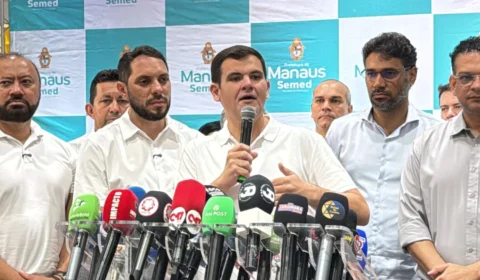 Gestão de David Almeida usa anúncio de concurso da Semed para suavizar crise com professores