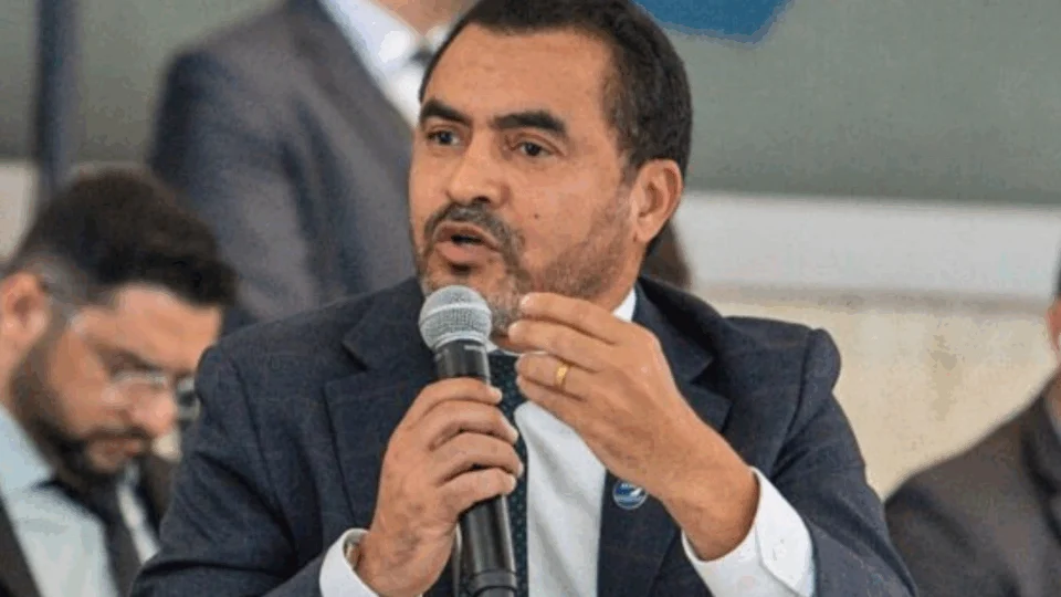 Governador do Tocantins é afastado por desvio de R$ 73 milhões na pandemia