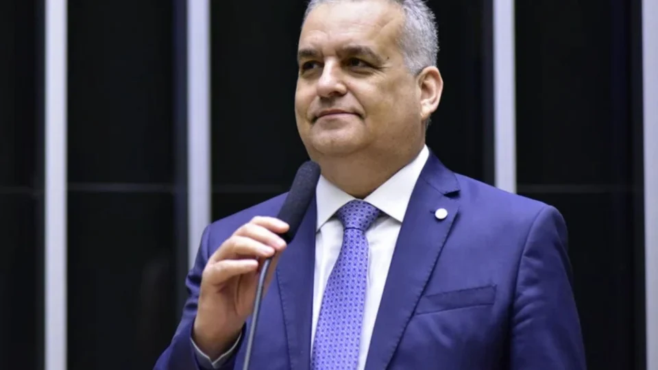 CPMI do INSS pede prisão preventiva de 21 investigados por descontos indevidos; STF decide