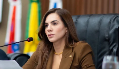 Deputada Débora Menezes defende Bolsonaro e destaca ato de 7 de Setembro em Manaus