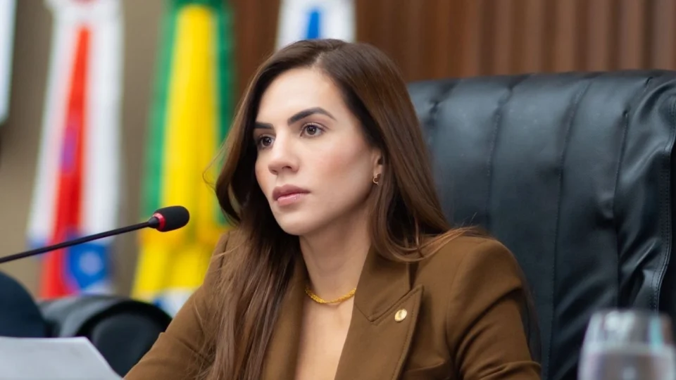 Deputada Débora Menezes defende Bolsonaro e destaca ato de 7 de Setembro em Manaus