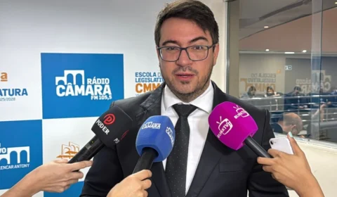 “É a falência do Poder Público”, diz Rodrigo Guedes sobre omissão diante dos flanelinhas em Manaus