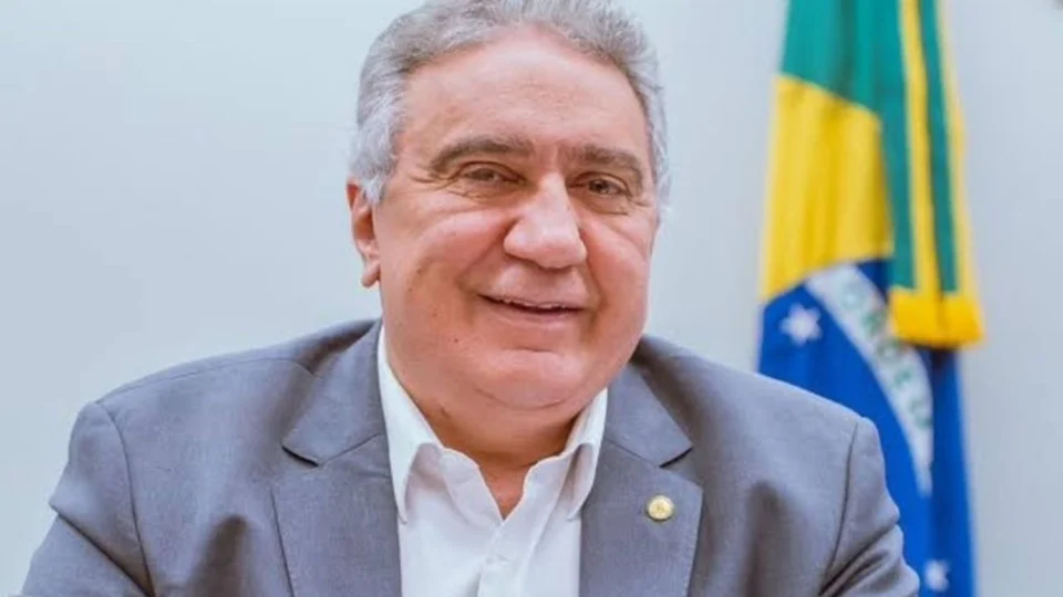 Governador em exercício do Tocantins anuncia mudanças no Executivo e apresenta aliados